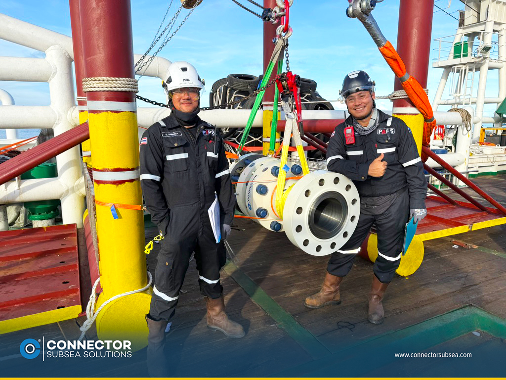 PAPS engineers standing beside a secured MORGRIP® Connector on deck, showcasing regional expertise in Gulf of Thailand.